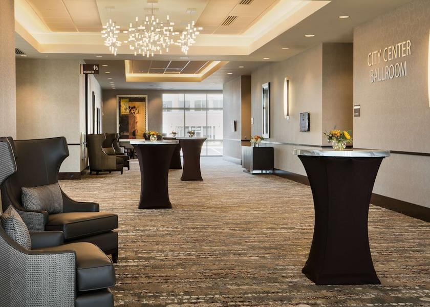 Kansas Lenexa Meeting Room
