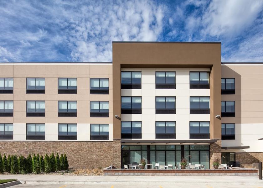 Illinois East Peoria Exterior Detail