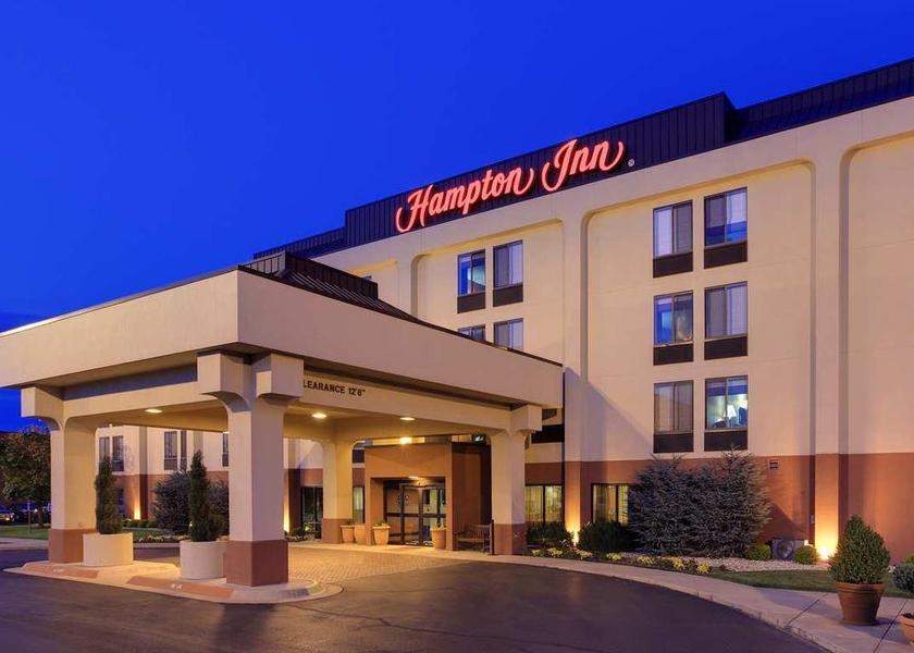 Arkansas Rogers Hotel Exterior