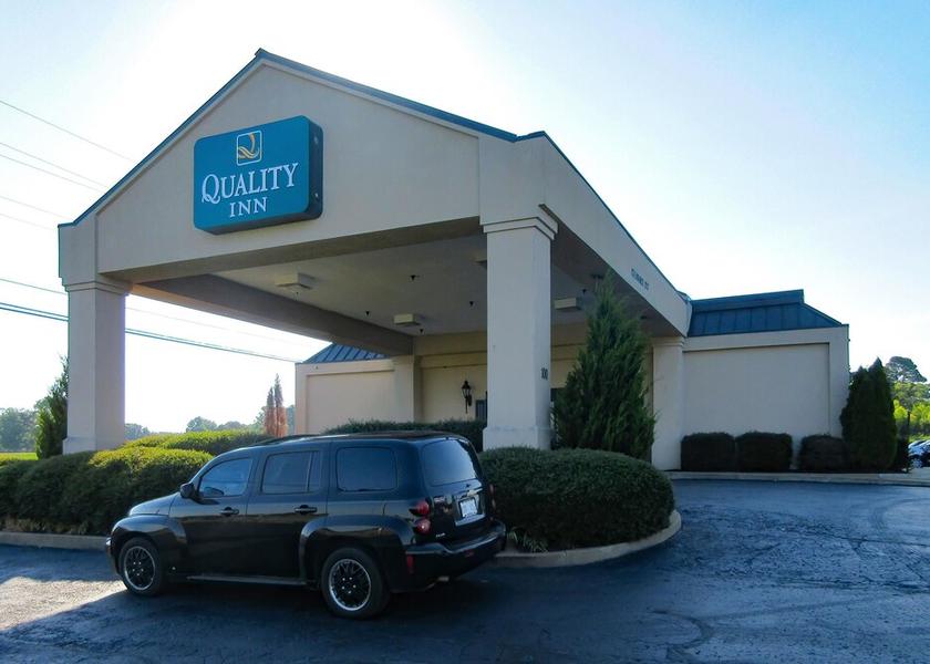 Mississippi Holly Springs Exterior Detail