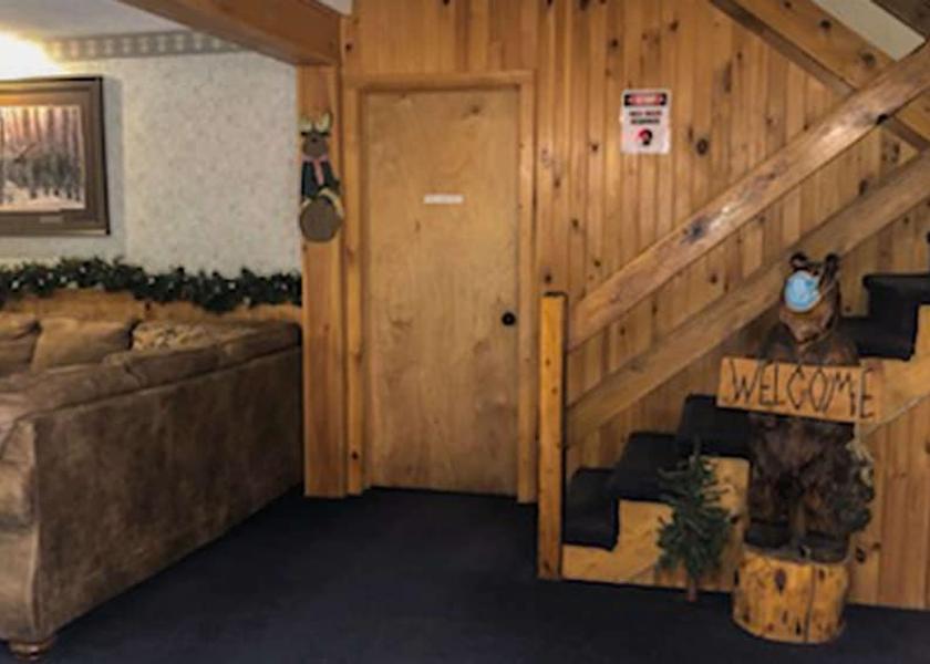 New York Eagle Bay Lobby