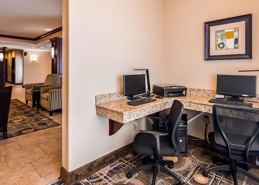 Louisiana Chalmette Business center