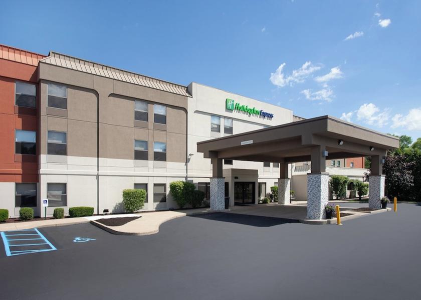 California Fremont Exterior Detail