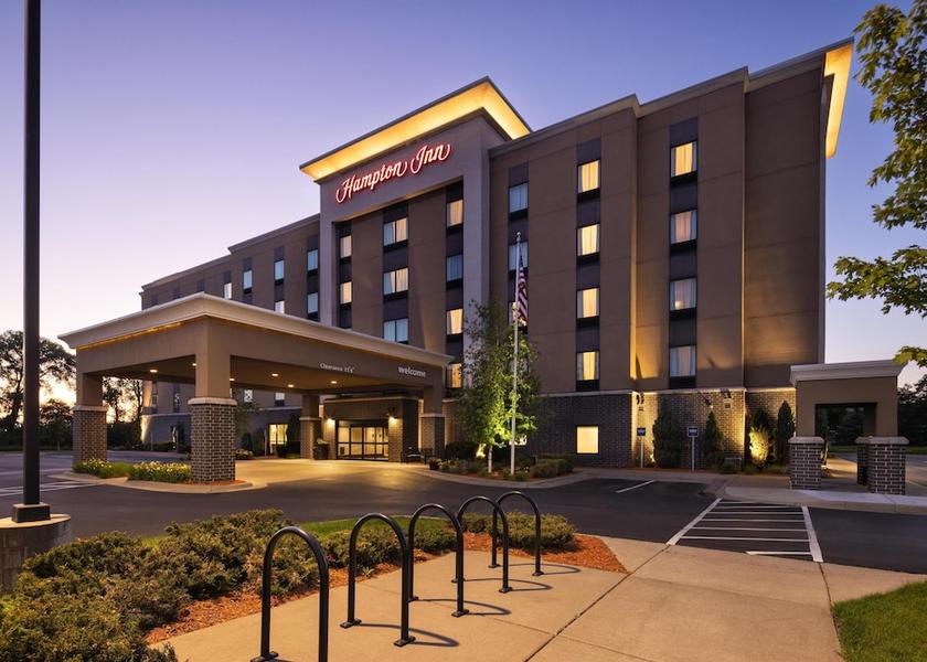 Minnesota Roseville Exterior Detail