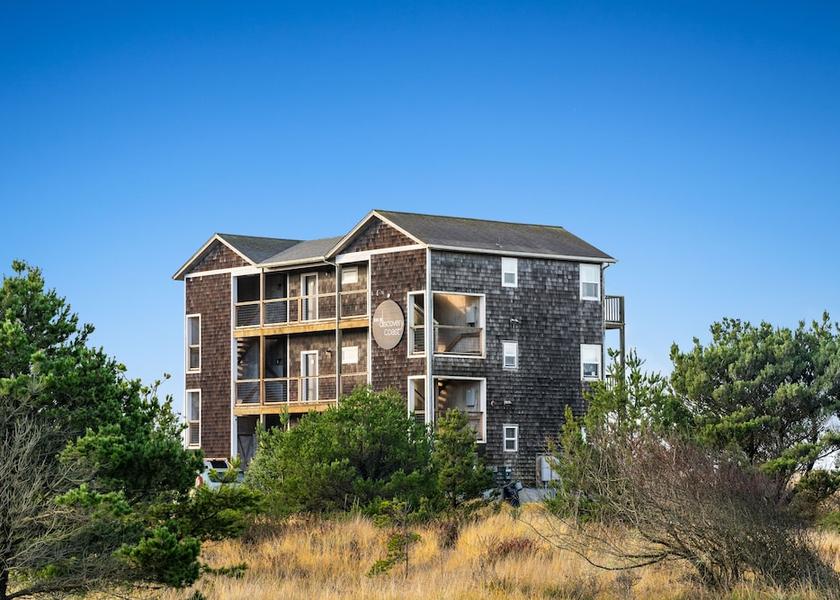 Washington Long Beach Exterior Detail