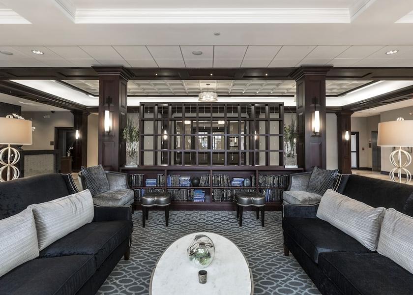 Illinois Homewood Lobby sitting area