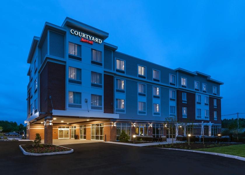 Massachusetts Littleton Facade