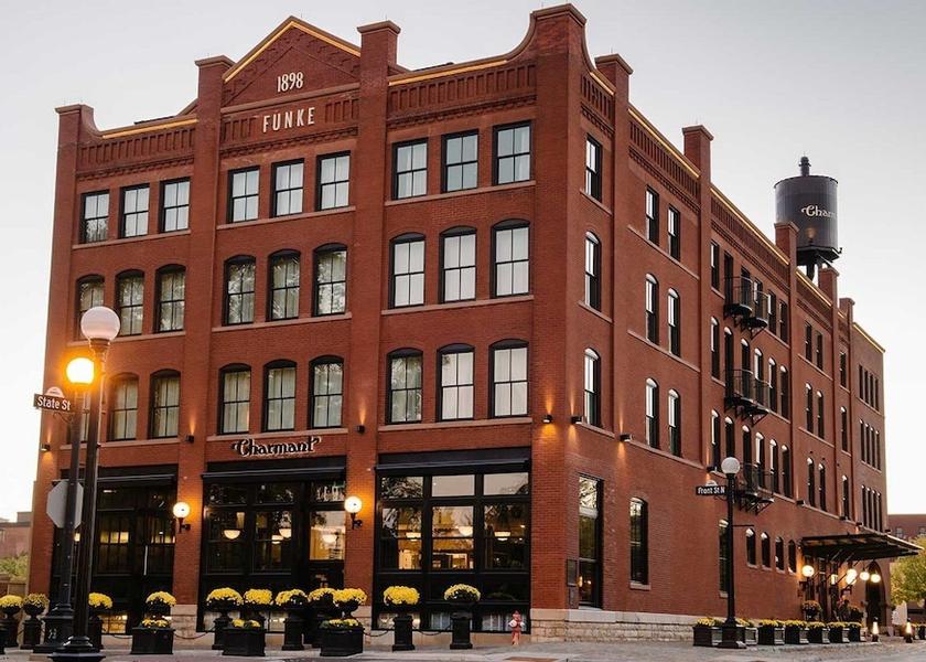 Wisconsin La Crosse Exterior Detail