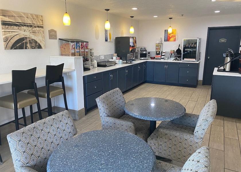 Illinois Danville Breakfast Area