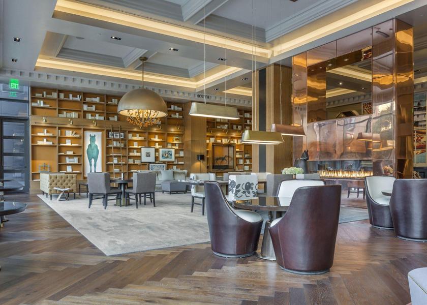 Kentucky Louisville bar/lounge