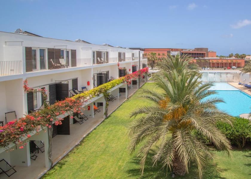  Sal Hotel Exterior
