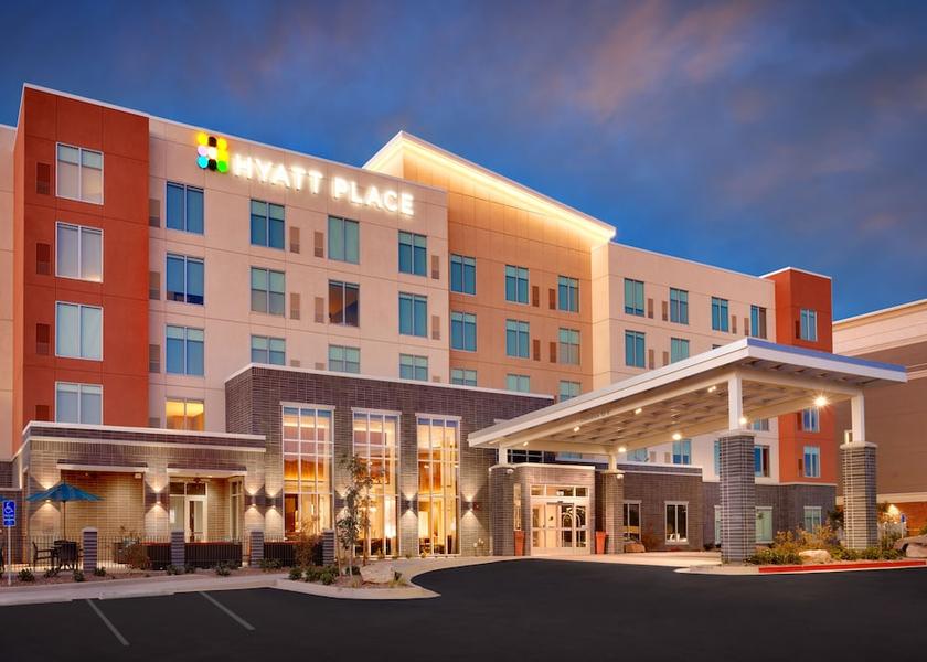 Utah St. George Front of property - evening/night