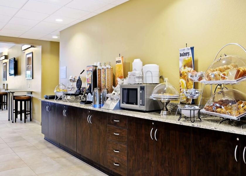 Georgia Marietta Breakfast Area