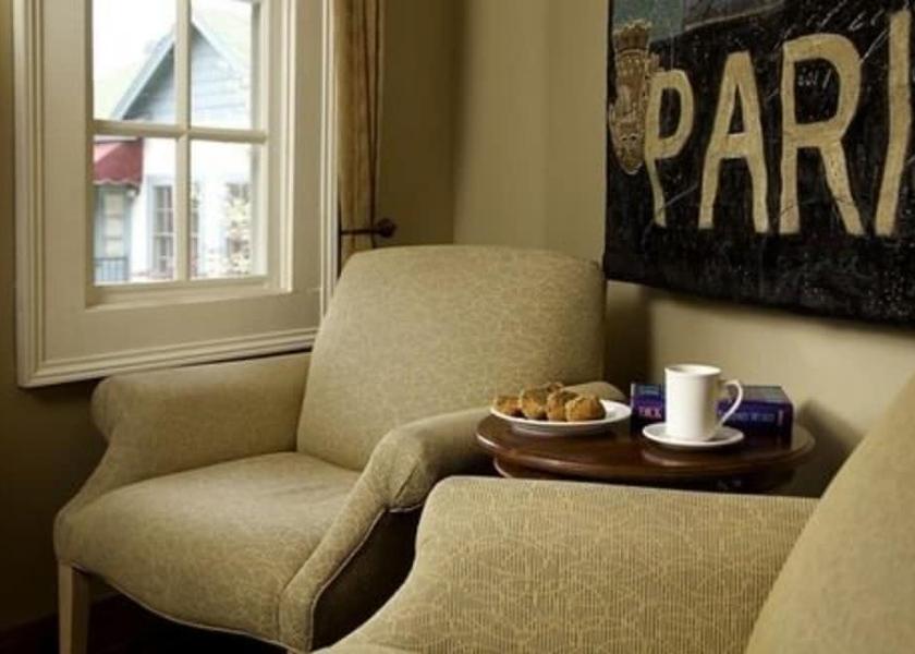 California Murphys Room