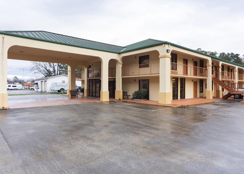 Alabama Brewton Exterior Detail