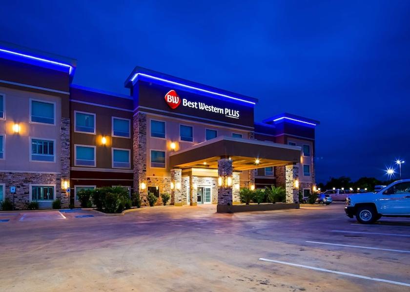 Texas Dilley Exterior Detail