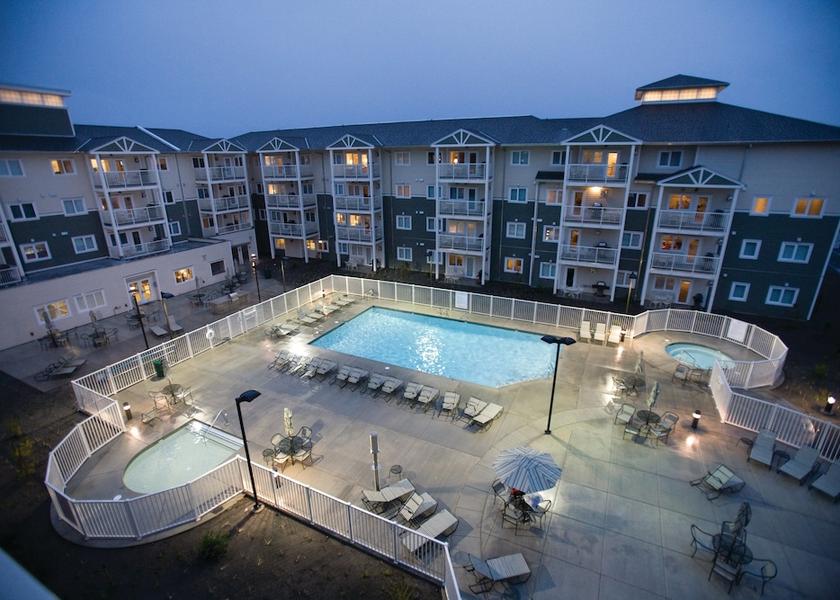 California Long Beach Exterior Detail