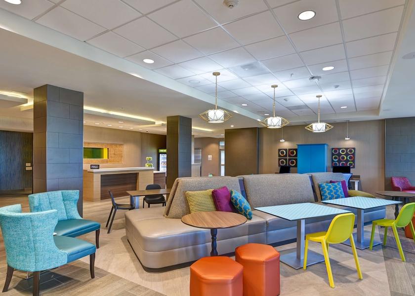 California Palmdale Lobby