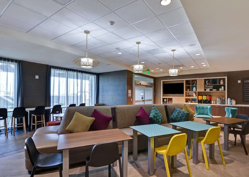 California Palmdale Lobby