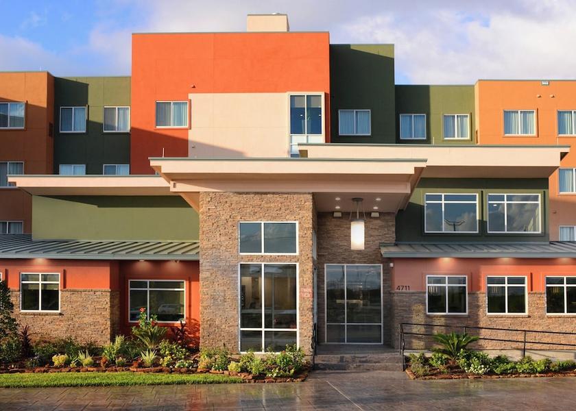 California Pasadena Exterior Detail