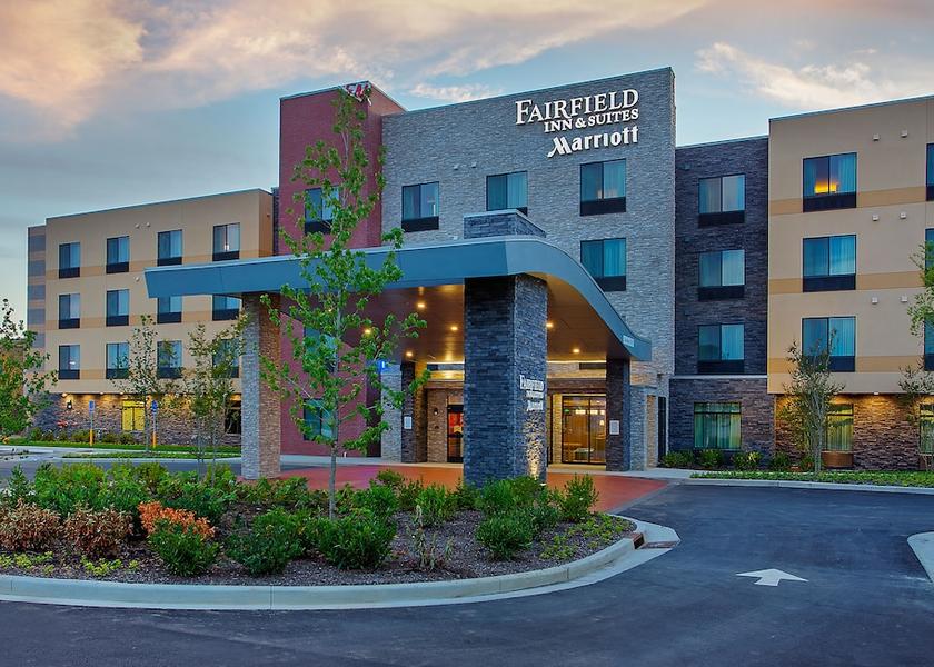 Tennessee Hendersonville Facade