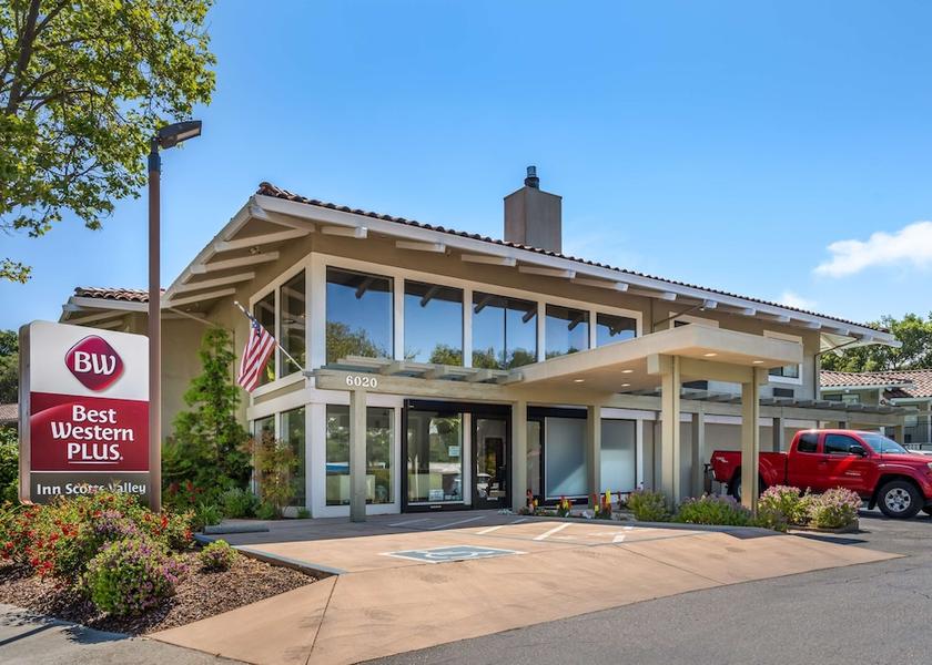 California Scotts Valley Exterior Detail