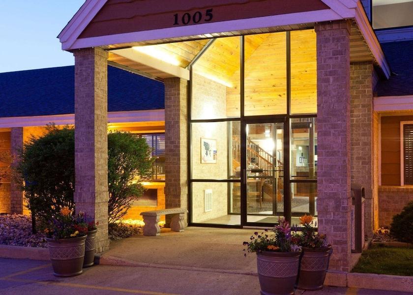 Iowa Spencer Exterior Detail