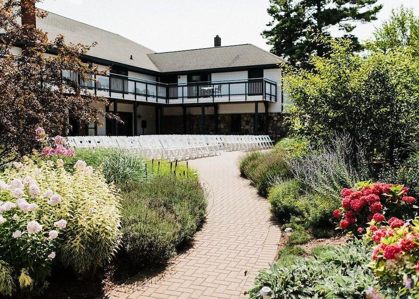 Michigan Leland Courtyard