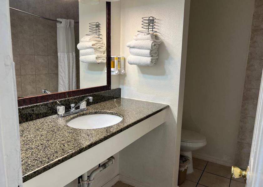 California North Hills Double Room with Two Double Beds