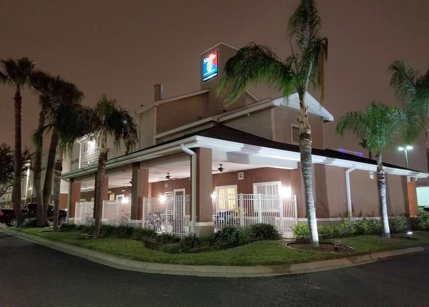 Texas McAllen Exterior Detail