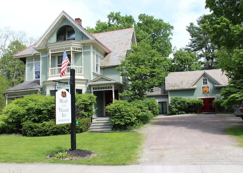 Vermont Shelburne Front of property
