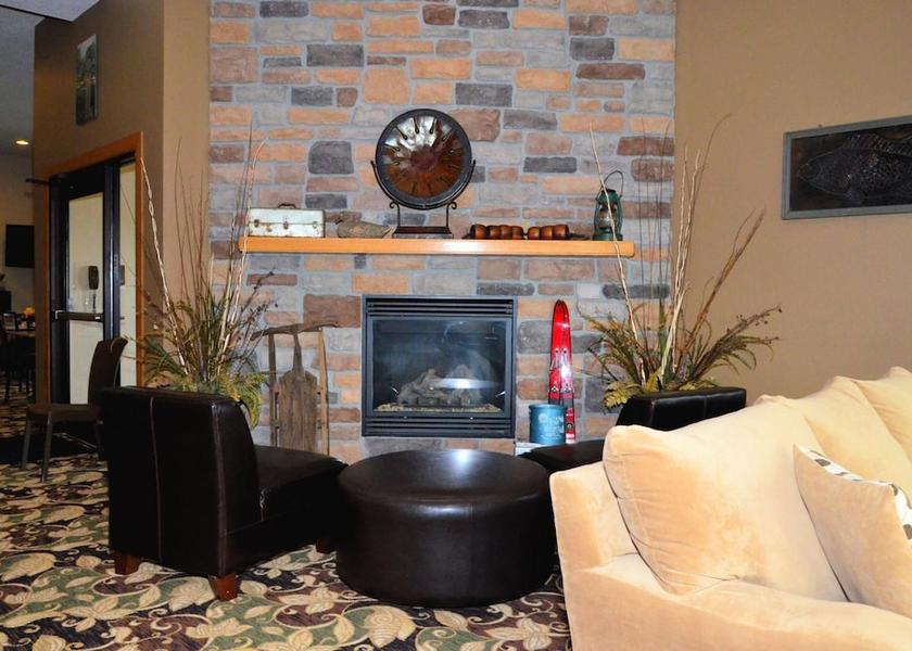 Iowa Lake View Lobby