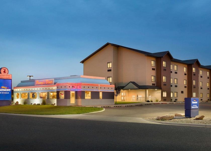 Montana Glendive Exterior Detail