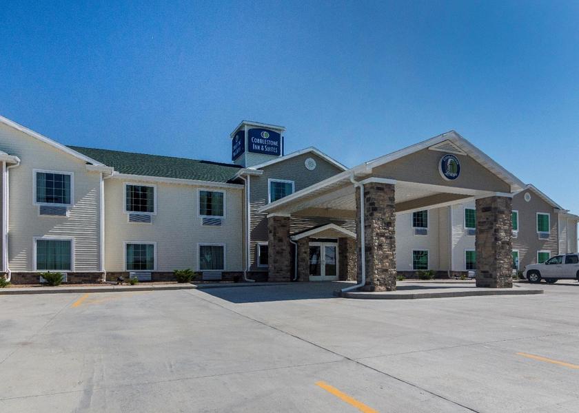 Kansas Lakin Hotel Exterior