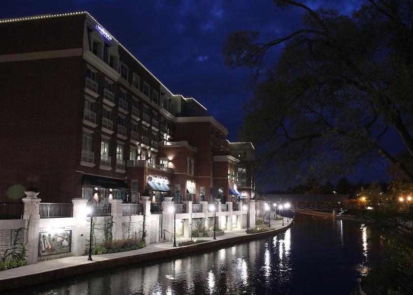 Illinois Naperville Amenity