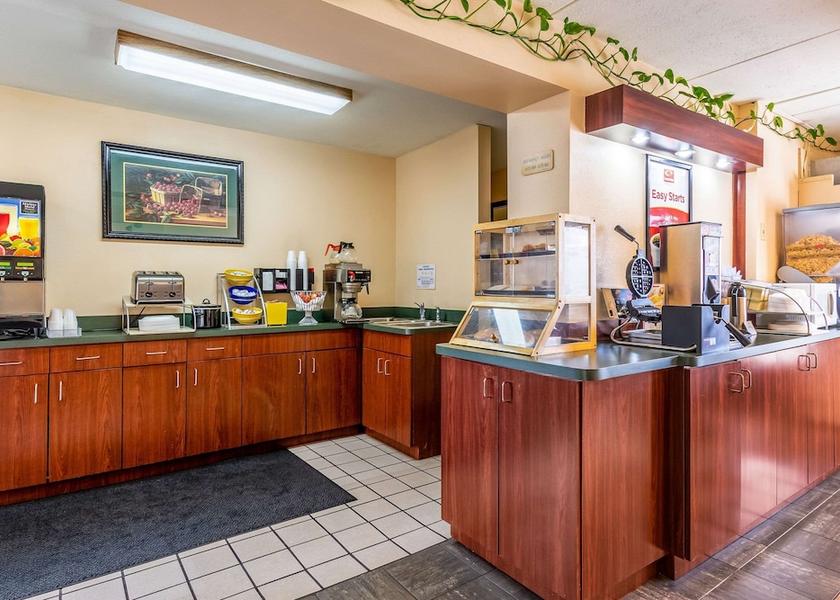 Tennessee Rocky Top Breakfast area