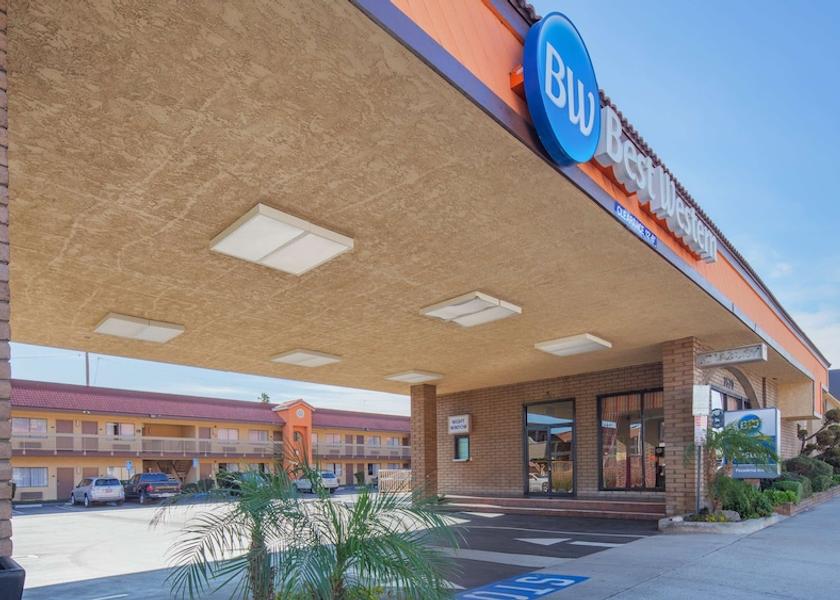 California Pasadena Exterior Detail