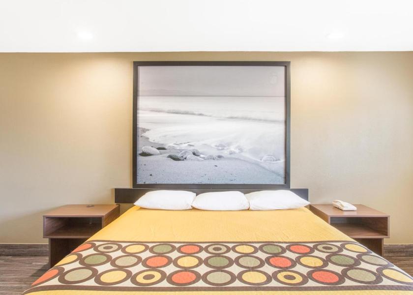 California National City 1 King Bed Non-Smoking