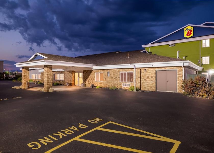 Wisconsin Osseo Exterior Detail