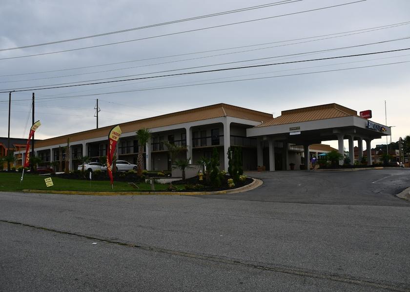 Georgia Macon Exterior Detail