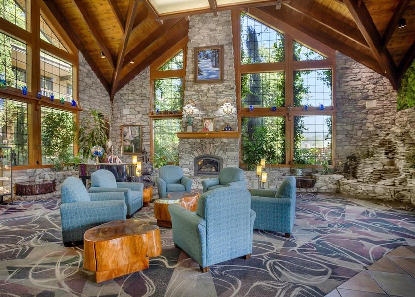 California Oakhurst Lobby