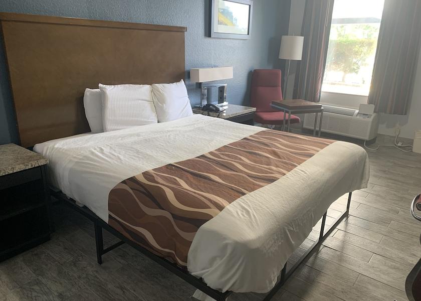 Mississippi Gautier Room