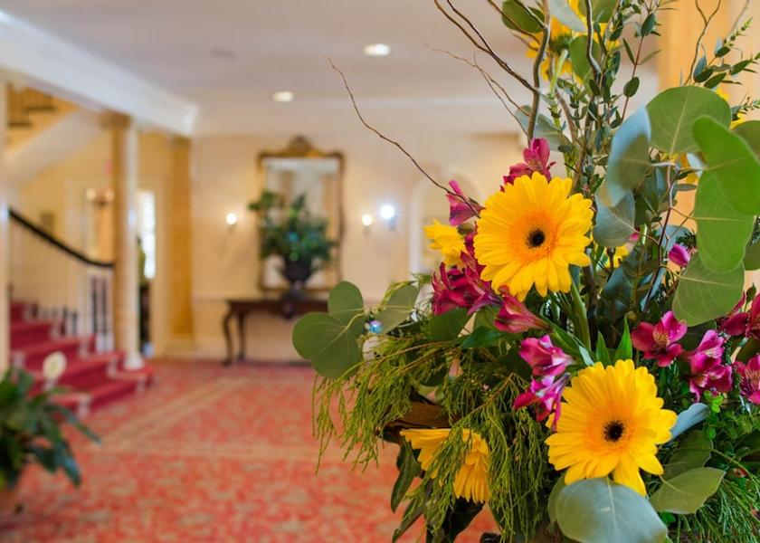 Virginia Warrenton Lobby