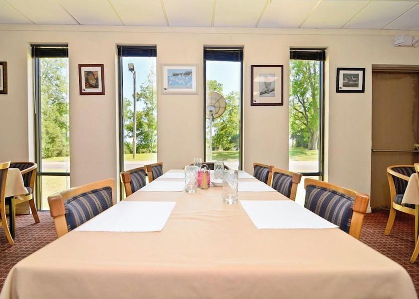 Florida De Funiak Springs Meeting Room