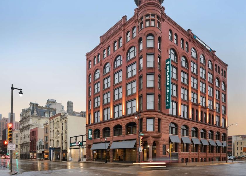 Wisconsin Milwaukee Primary image