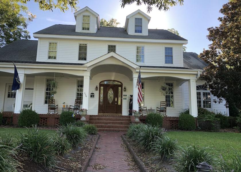 North Carolina Bath Facade