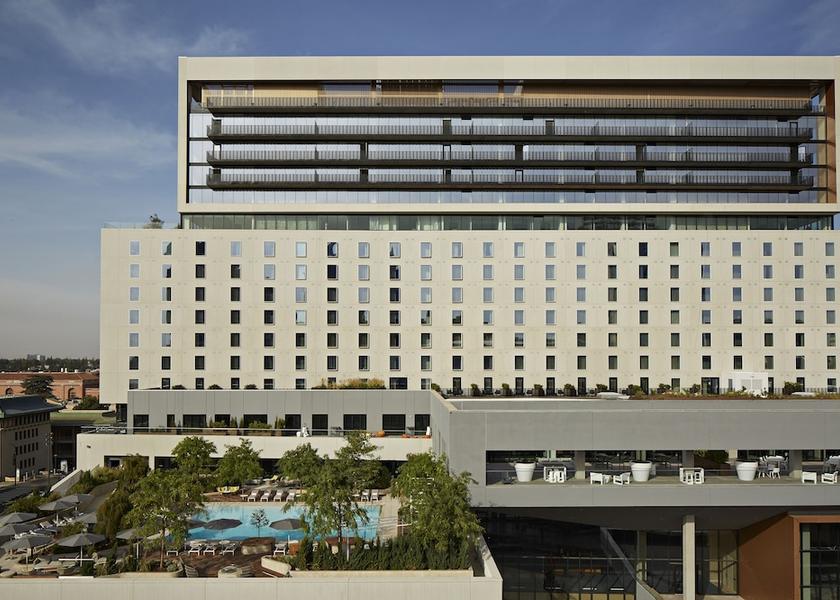 California Sacramento Exterior Detail