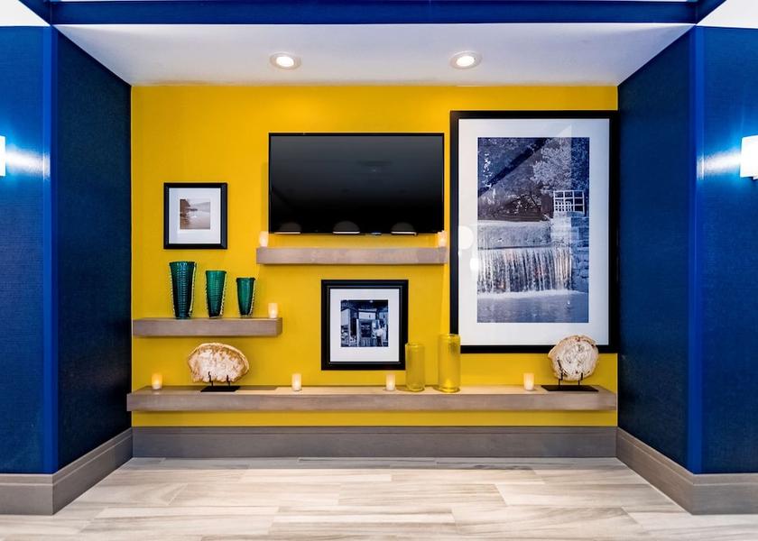 New York Lockport Lobby