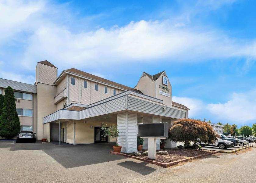 Washington SeaTac Exterior Detail