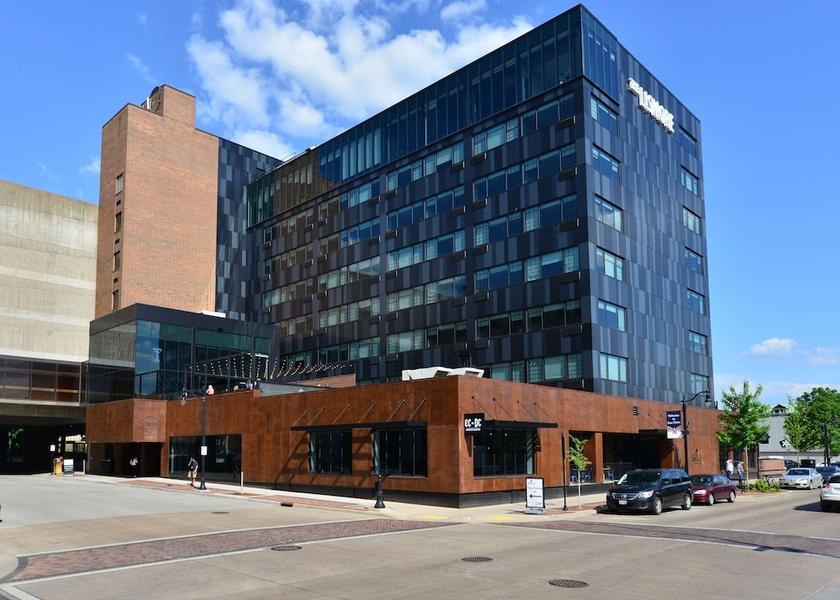 Wisconsin Eau Claire Exterior Detail